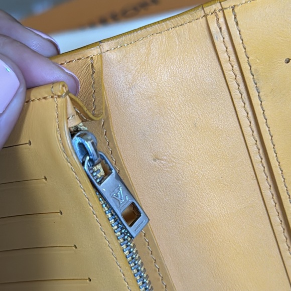 Louis Vuitton Brazza Wallet yellow long wallet saffron aerogramme - Picture 15 of 17